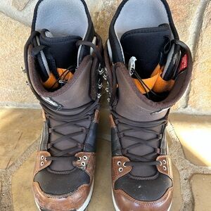 Burton Men's Brown and Black Snowboarding Boots